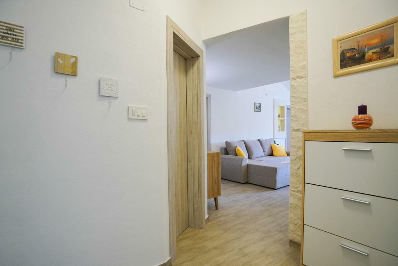 Apartments Aurora Zara Esterno foto
